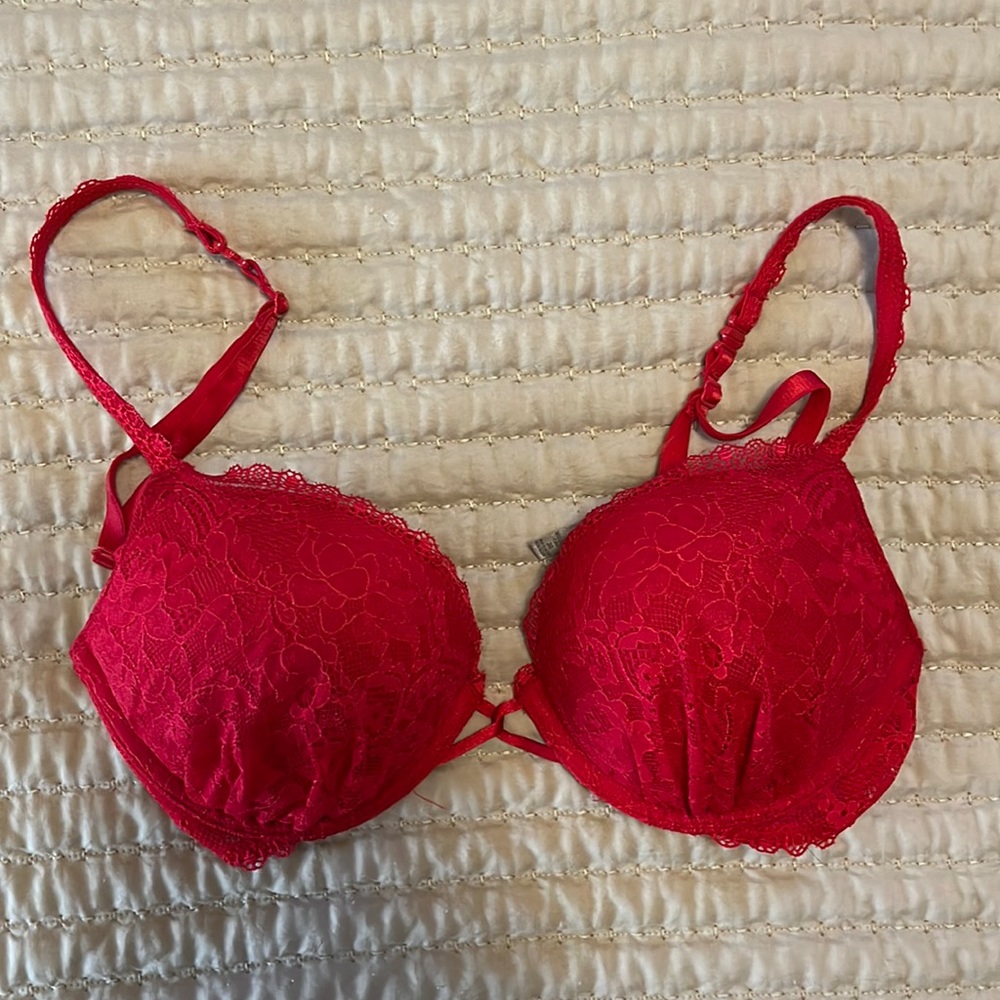 Victoria’s Secret Miraculous Plunge Bra